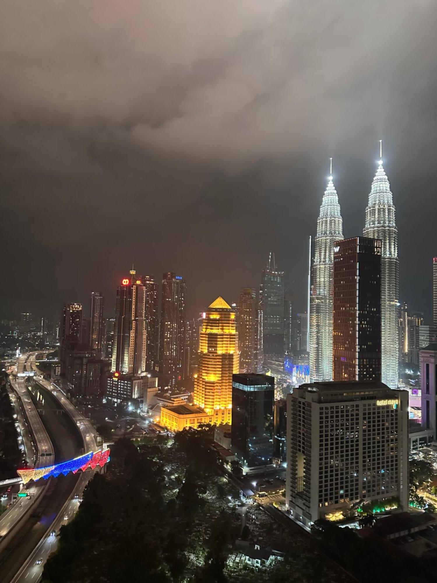 Mercu Summer Suites Klcc By Minutepointhome Kuala Lumpur Exterior photo